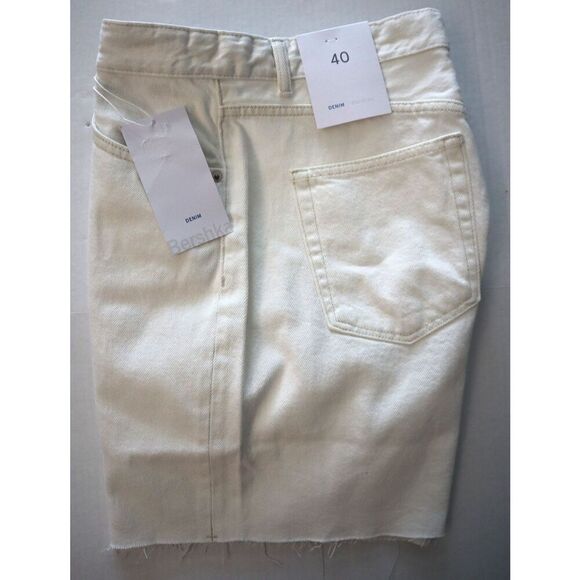 Bershka Women's Sz 40 US 8 White High Waisted Raw Hem Longline Denim Shorts - Picture 7 of 8
